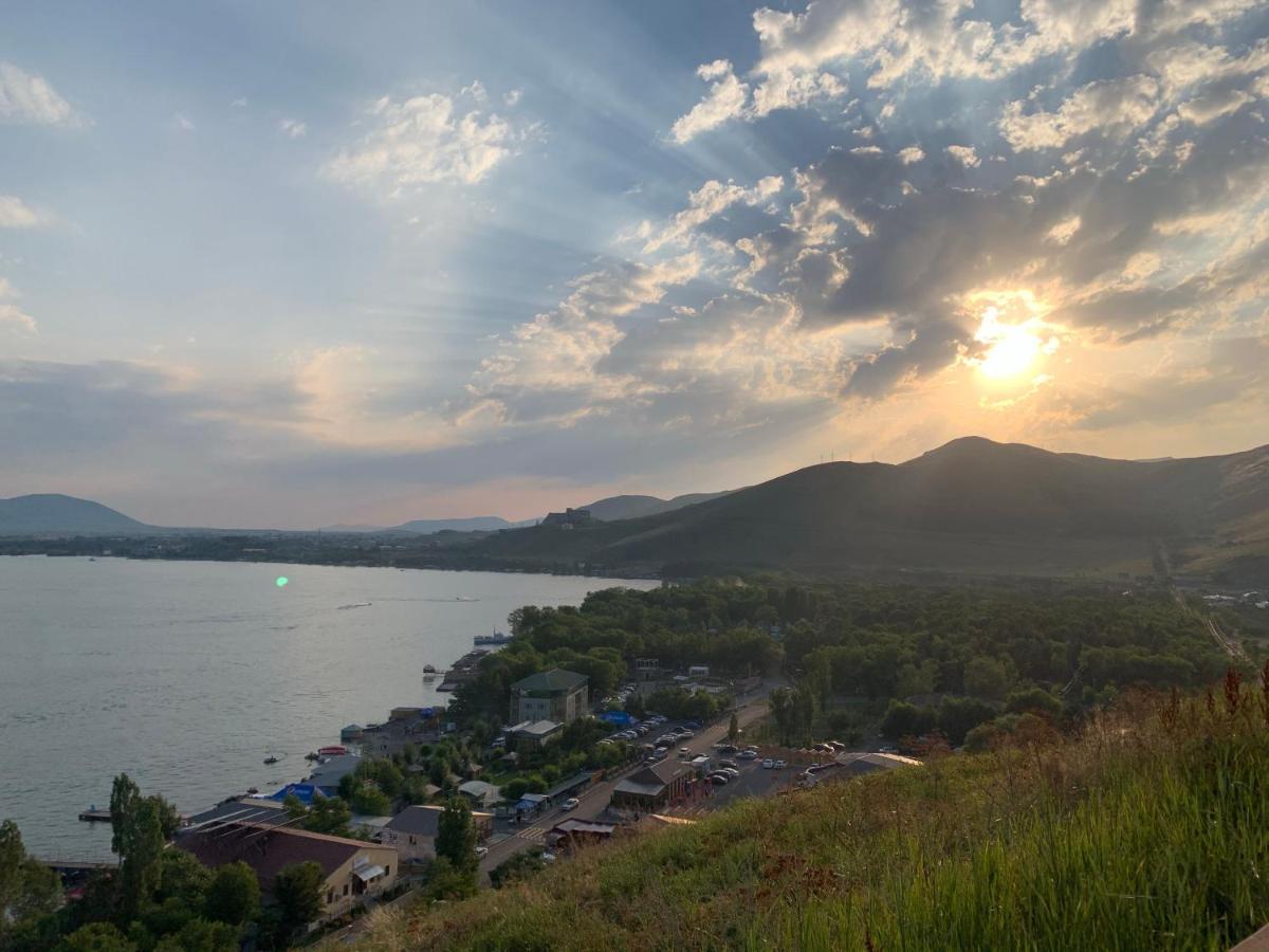 Hotel Ashot Erkat Sevan Buitenkant foto